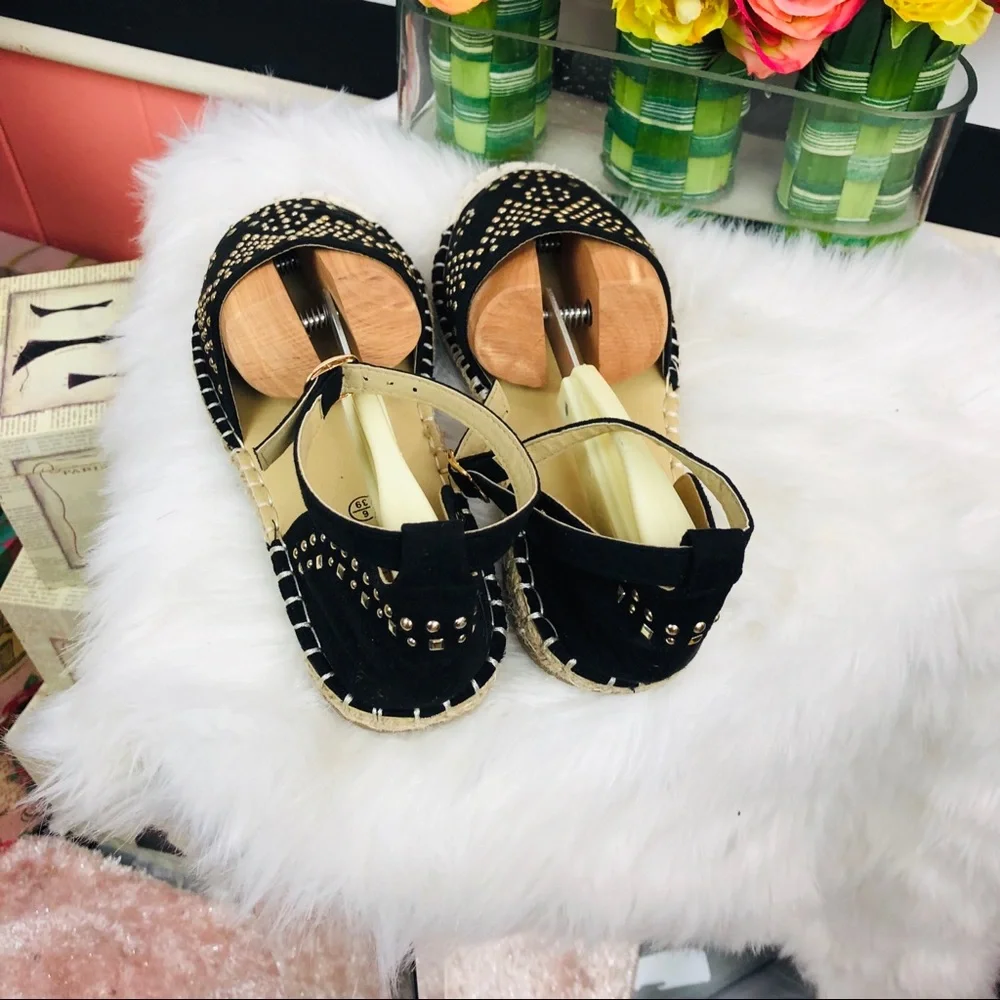 NWOB Truffle Collection studded espadrille‎
